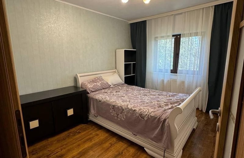 Аренда просторной 3-комнатной квартиры с отдельной кухней, 80 м², район Фалеза Норд, Констанца, Румыния